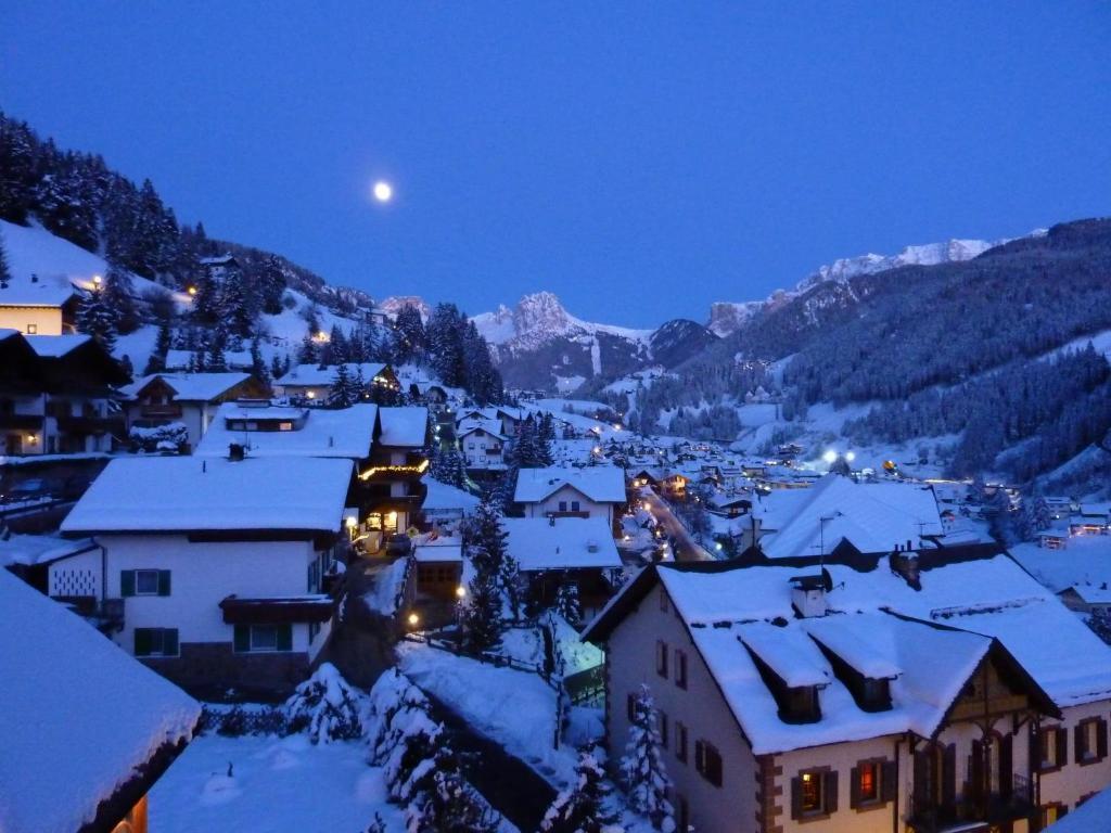 Charme Hotel Uridl Santa Cristina Val Gardena Oda fotoğraf